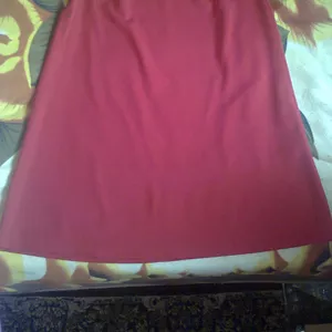 Красная юбка 48 разм.,  без разрезов.